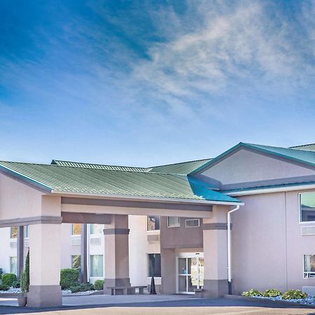 Baymont By Wyndham Bartonsville Poconos Eksteriør billede