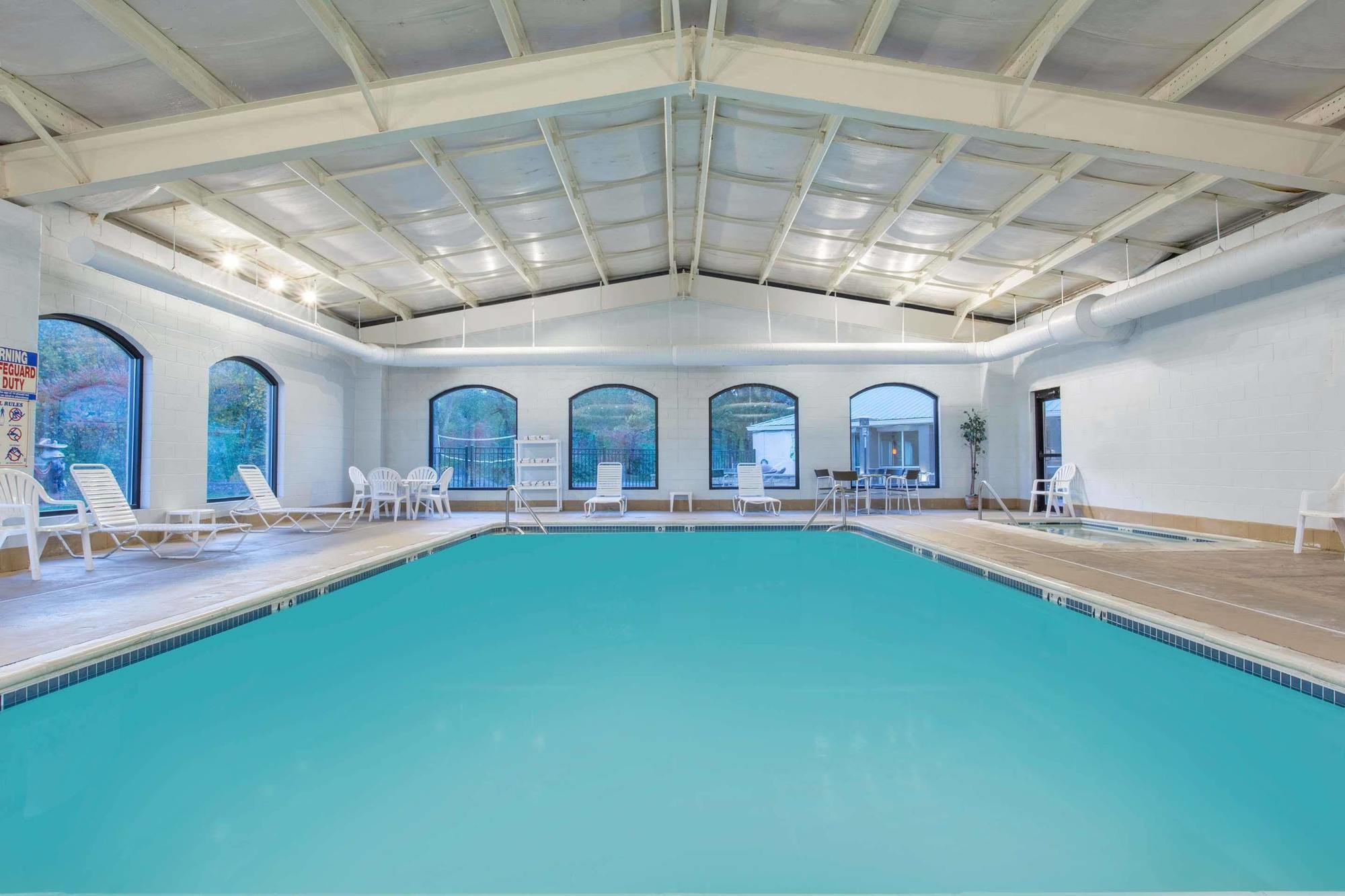 Baymont By Wyndham Bartonsville Poconos Eksteriør billede